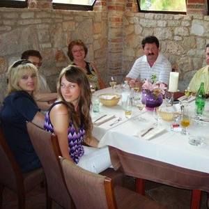 Meet your Posher, Lina